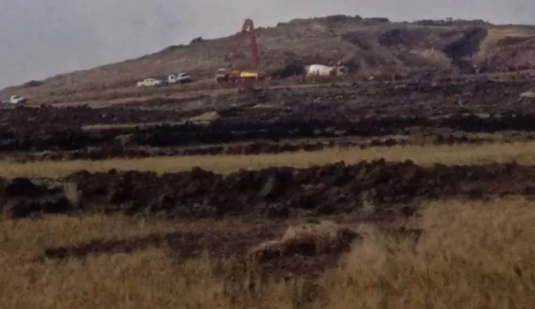 نهب بالقوة والرصاص.. مواجهات مستمرة في قرية الغرزة بهمدان بسبب جشع قيادي حوثي